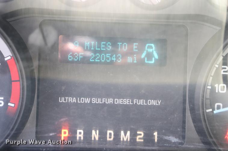 image for item EC9275 2011 Ford F350 Super Duty flatbed pickup truck