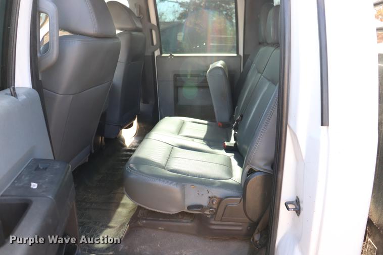 image for item EC9275 2011 Ford F350 Super Duty flatbed pickup truck