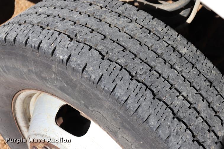 image for item EC9275 2011 Ford F350 Super Duty flatbed pickup truck