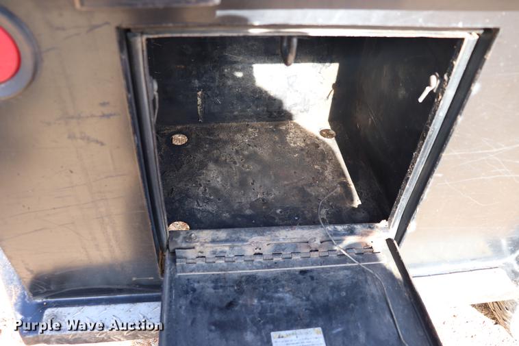 image for item EC9275 2011 Ford F350 Super Duty flatbed pickup truck