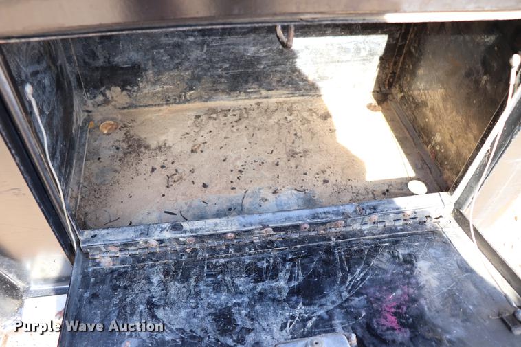 image for item EC9275 2011 Ford F350 Super Duty flatbed pickup truck