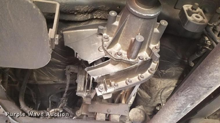 image for item EC9275 2011 Ford F350 Super Duty flatbed pickup truck