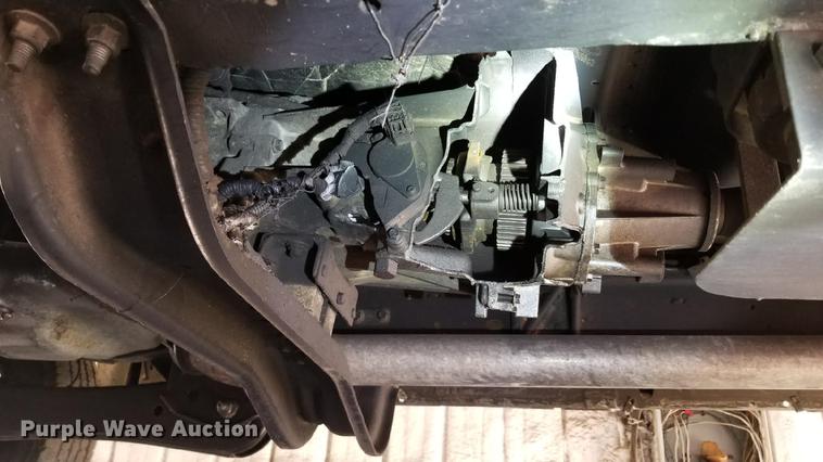 image for item EC9275 2011 Ford F350 Super Duty flatbed pickup truck