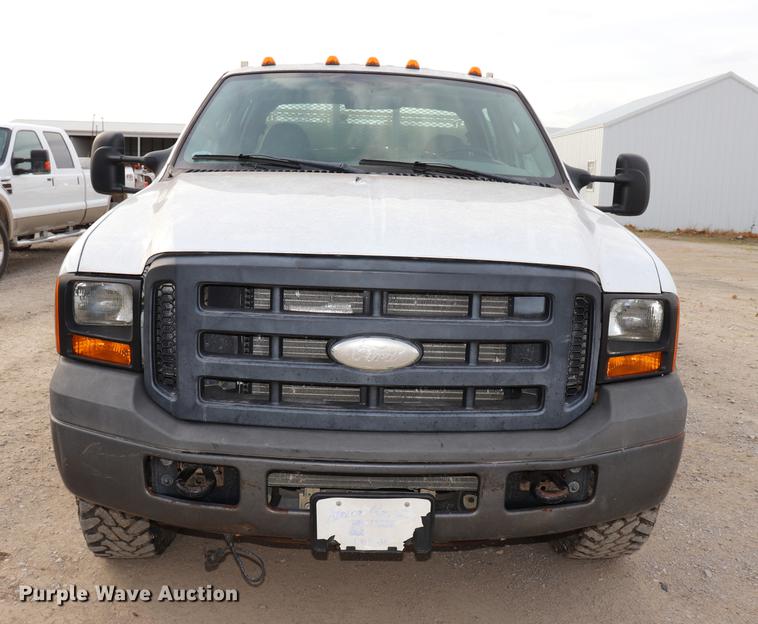 image for item EC9282 2006 Ford F350 Crew Cab pickup truck