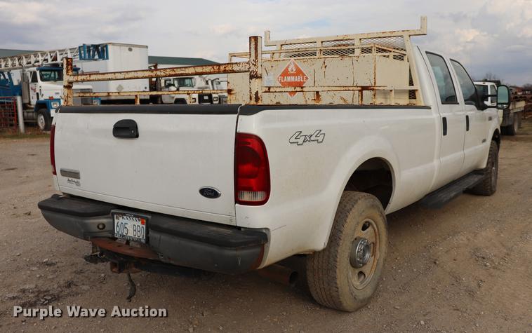 image for item EC9282 2006 Ford F350 Crew Cab pickup truck