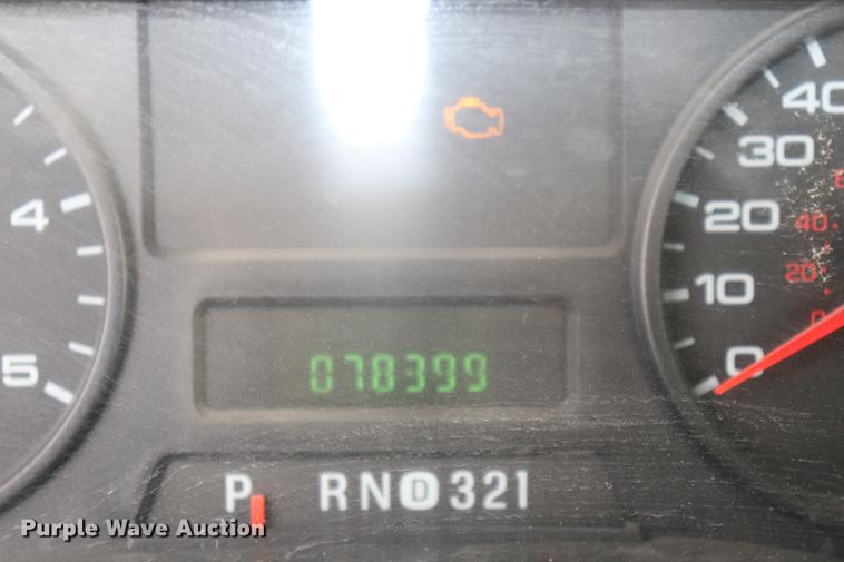 image for item EC9282 2006 Ford F350 Crew Cab pickup truck