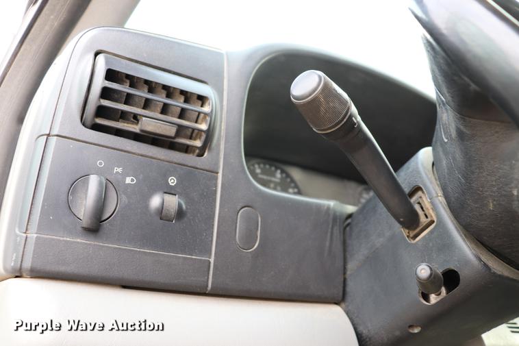 image for item EC9282 2006 Ford F350 Crew Cab pickup truck