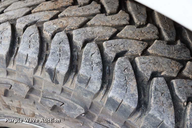 image for item EC9282 2006 Ford F350 Crew Cab pickup truck