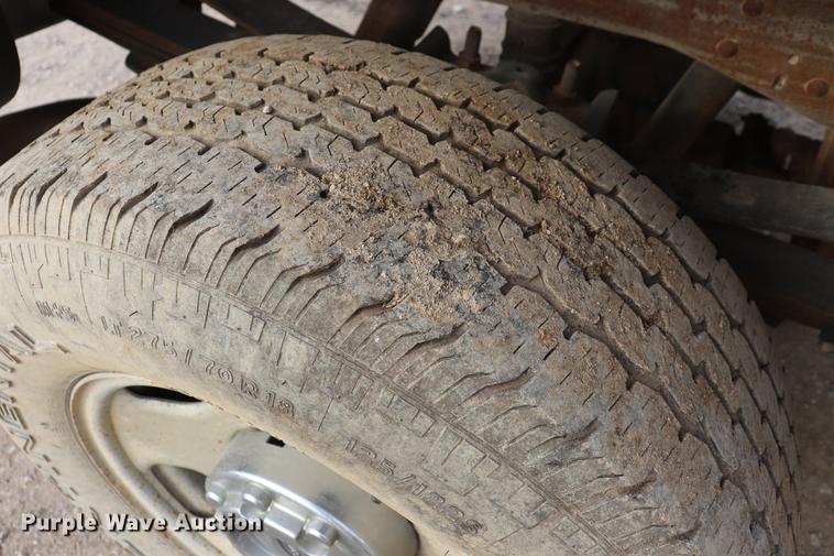 image for item EC9282 2006 Ford F350 Crew Cab pickup truck