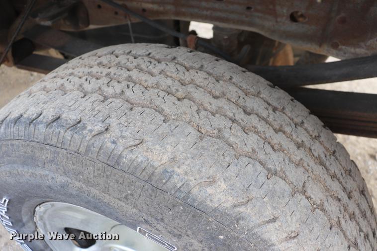 image for item EC9282 2006 Ford F350 Crew Cab pickup truck