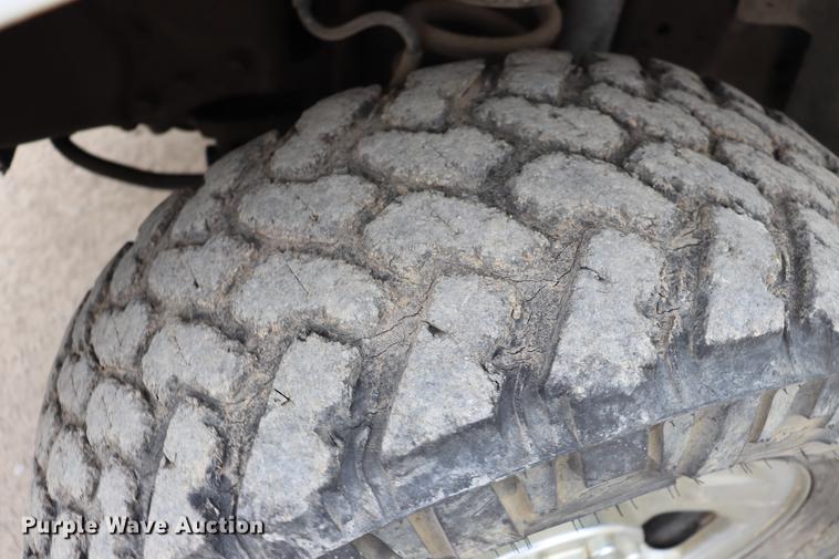 image for item EC9282 2006 Ford F350 Crew Cab pickup truck