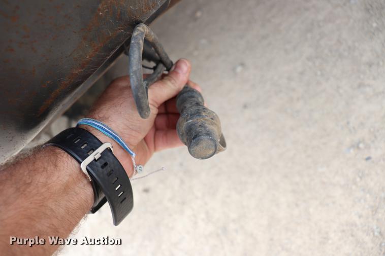 image for item EC9282 2006 Ford F350 Crew Cab pickup truck