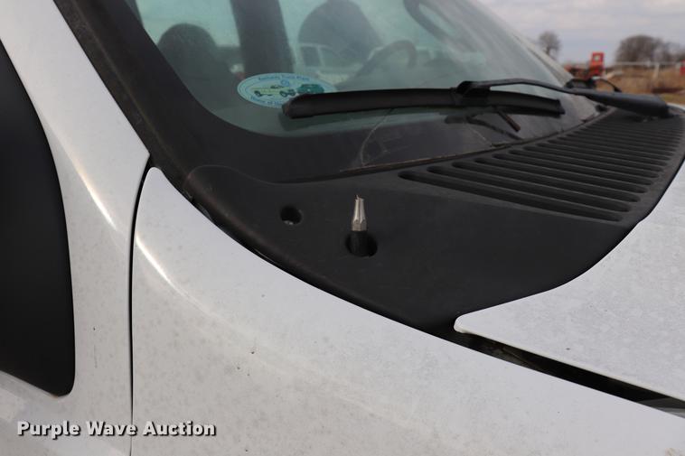 image for item EC9282 2006 Ford F350 Crew Cab pickup truck