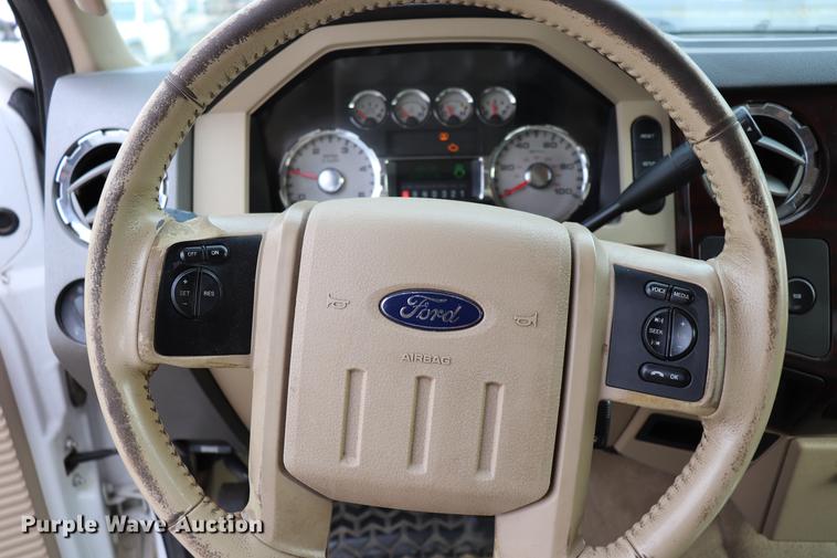 image for item EC9283 2010 Ford F350 Super Duty Crew Cab pickup truck