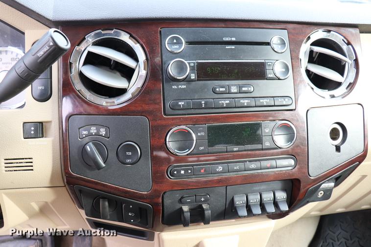 image for item EC9283 2010 Ford F350 Super Duty Crew Cab pickup truck