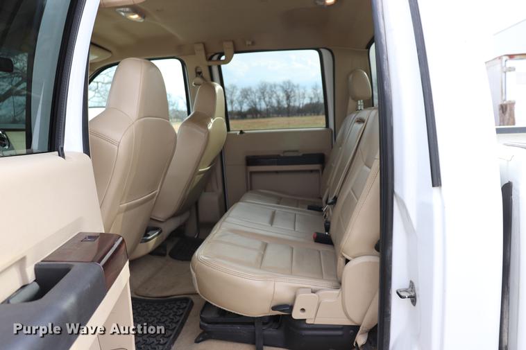 image for item EC9283 2010 Ford F350 Super Duty Crew Cab pickup truck