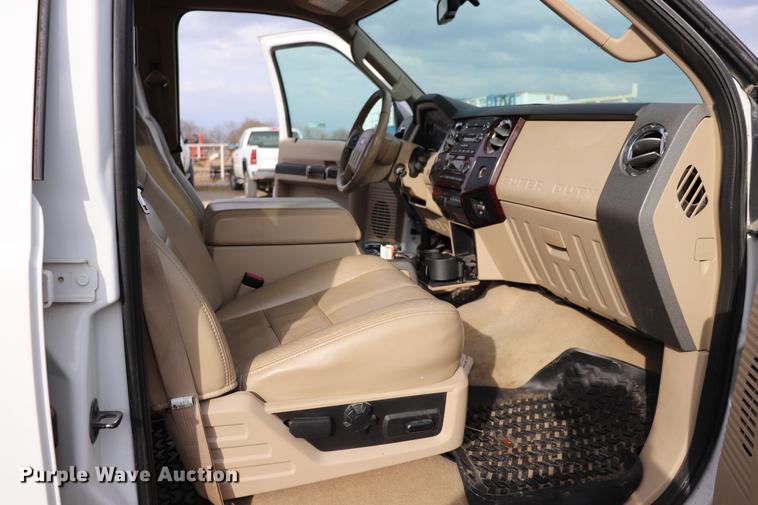 image for item EC9283 2010 Ford F350 Super Duty Crew Cab pickup truck