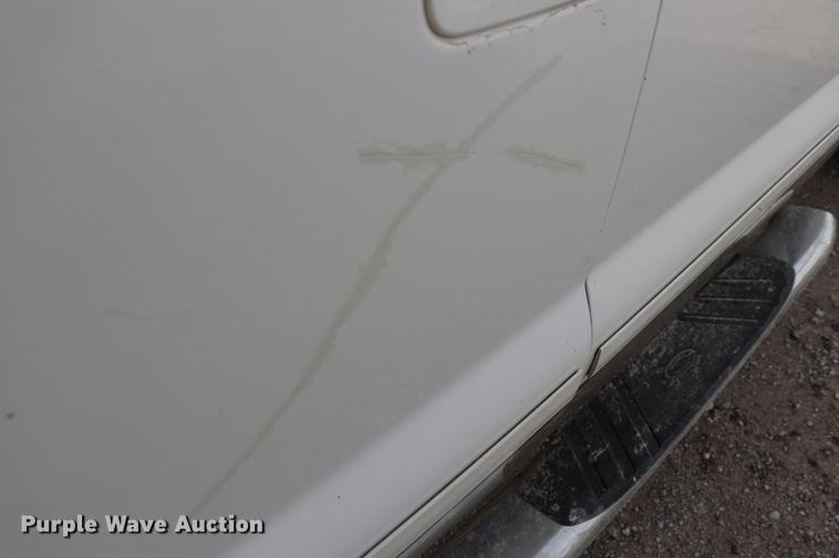 image for item EC9283 2010 Ford F350 Super Duty Crew Cab pickup truck