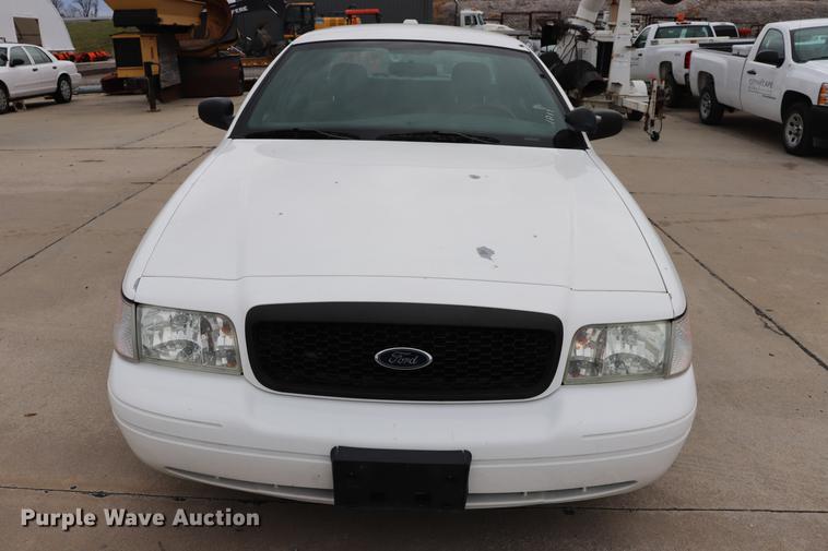 image for item EC9284 2005 Ford Crown Victoria Police Interceptor