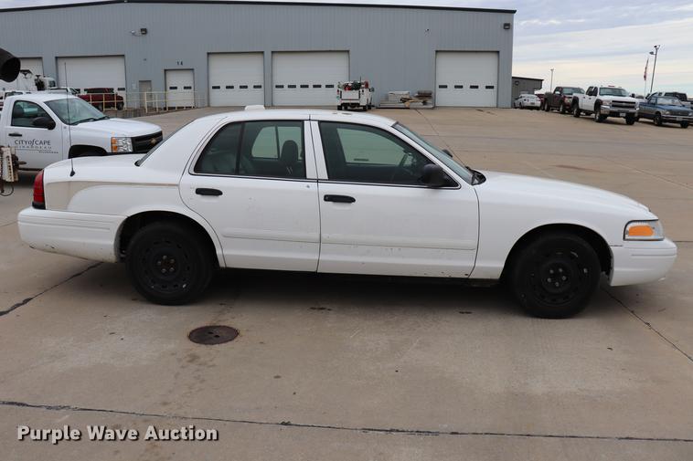 image for item EC9284 2005 Ford Crown Victoria Police Interceptor