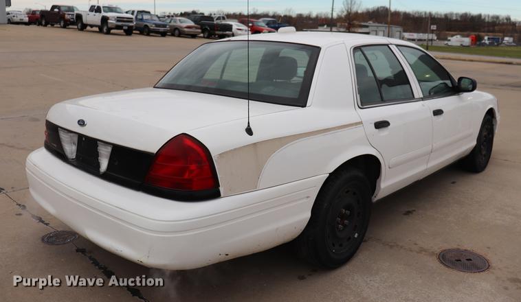 image for item EC9284 2005 Ford Crown Victoria Police Interceptor