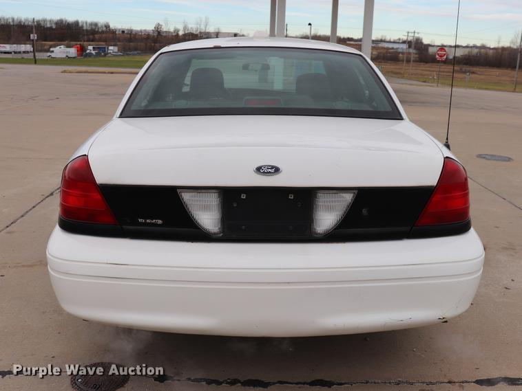 image for item EC9284 2005 Ford Crown Victoria Police Interceptor