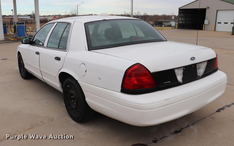 image for item EC9284 2005 Ford Crown Victoria Police Interceptor