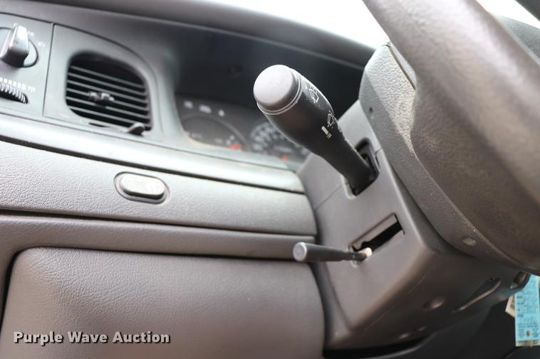 image for item EC9284 2005 Ford Crown Victoria Police Interceptor