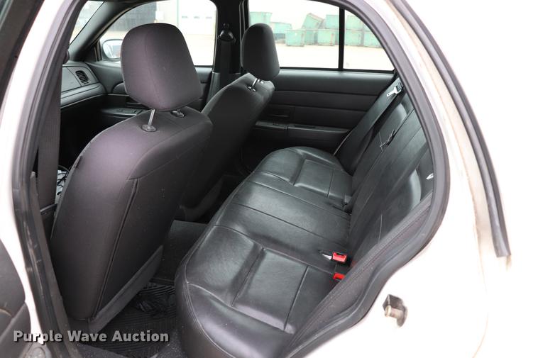 image for item EC9284 2005 Ford Crown Victoria Police Interceptor