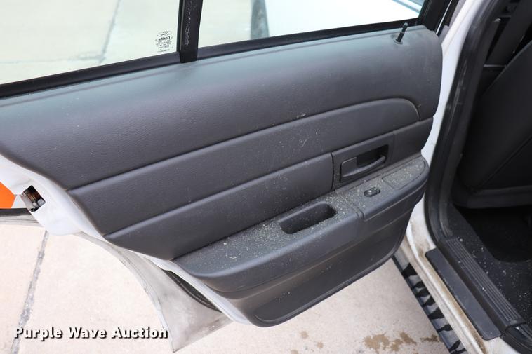 image for item EC9284 2005 Ford Crown Victoria Police Interceptor