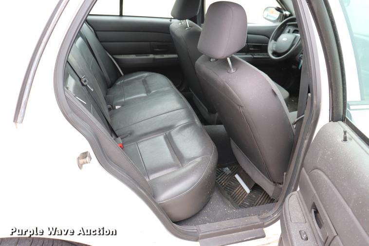 image for item EC9284 2005 Ford Crown Victoria Police Interceptor