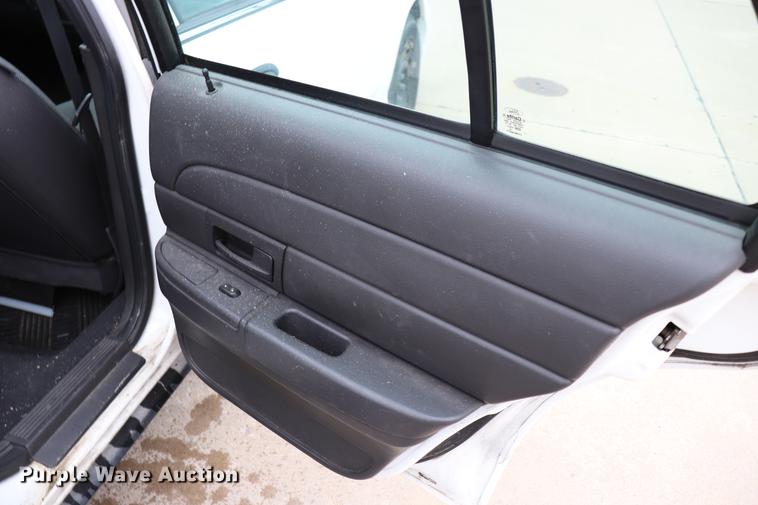 image for item EC9284 2005 Ford Crown Victoria Police Interceptor