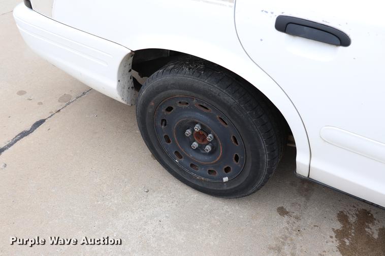 image for item EC9284 2005 Ford Crown Victoria Police Interceptor