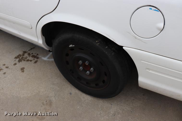 image for item EC9284 2005 Ford Crown Victoria Police Interceptor