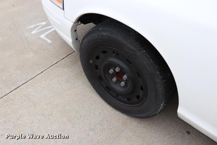 image for item EC9284 2005 Ford Crown Victoria Police Interceptor