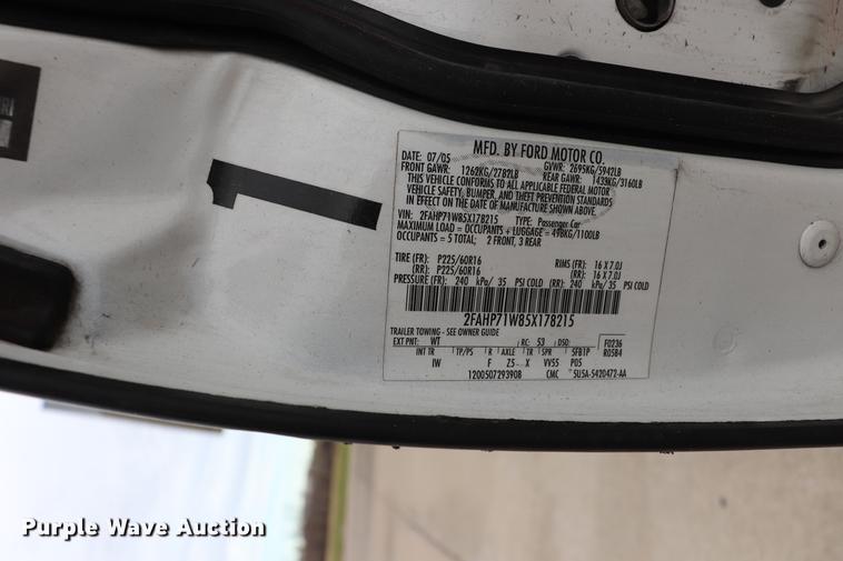 image for item EC9284 2005 Ford Crown Victoria Police Interceptor