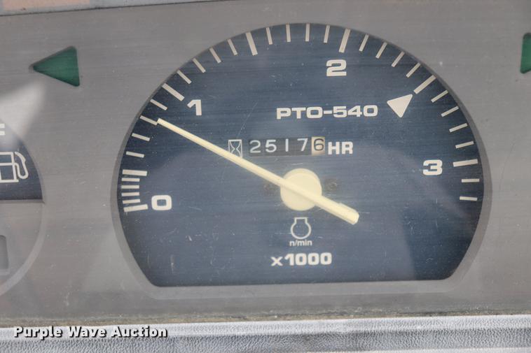 image for item EC9286 Kubota L35 tractor