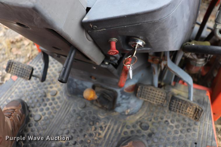 image for item EC9286 Kubota L35 tractor