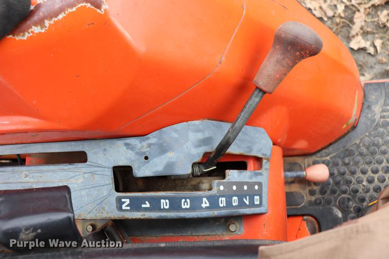 image for item EC9286 Kubota L35 tractor