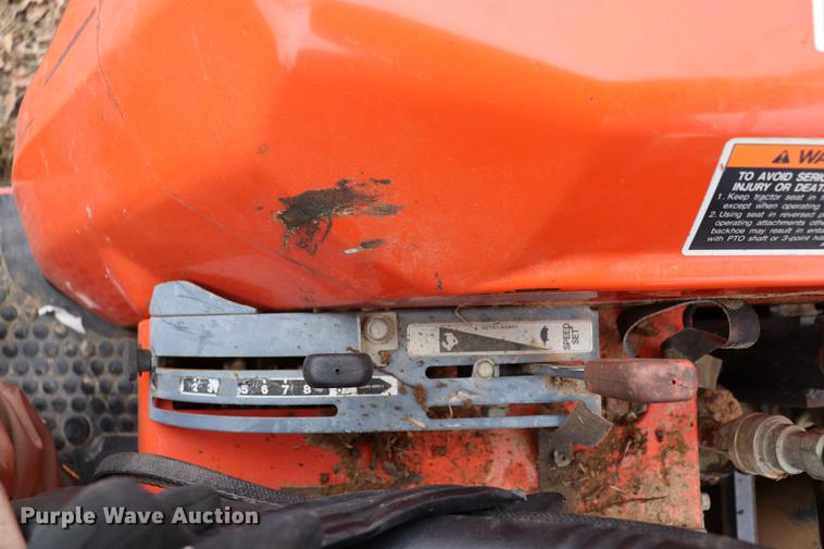 image for item EC9286 Kubota L35 tractor