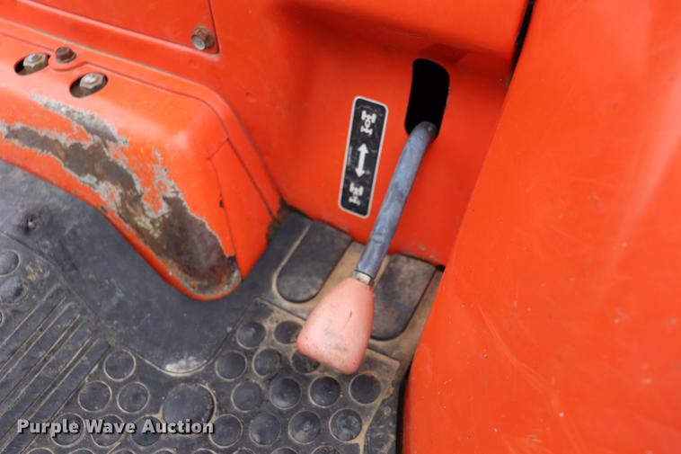 image for item EC9286 Kubota L35 tractor