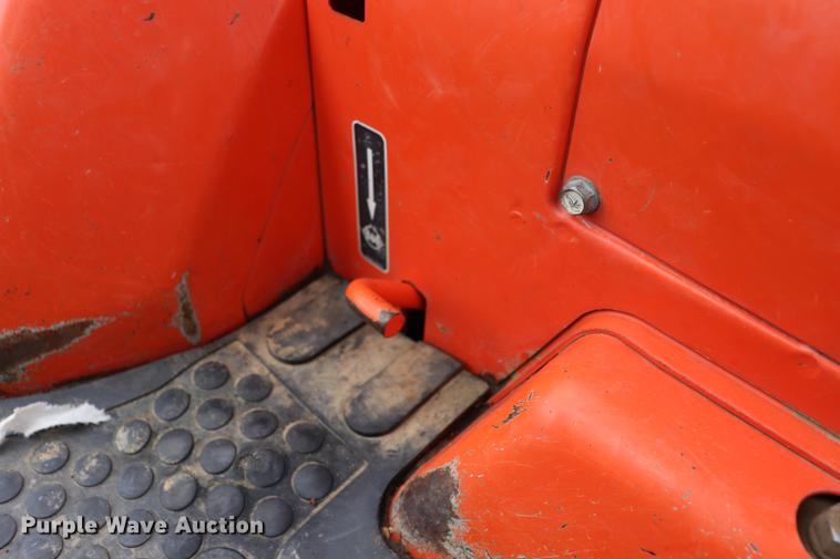 image for item EC9286 Kubota L35 tractor