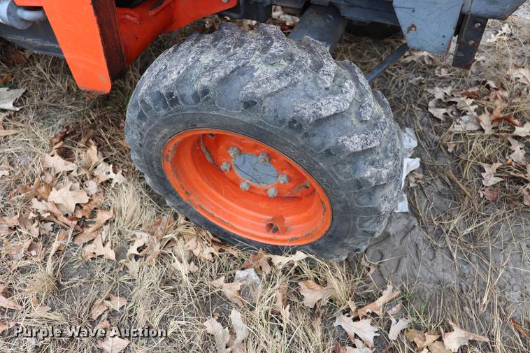 image for item EC9286 Kubota L35 tractor
