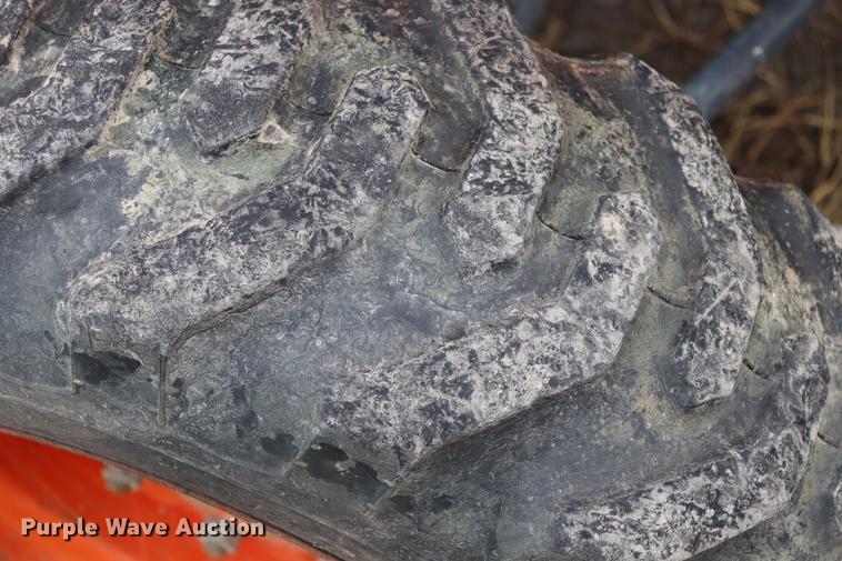 image for item EC9286 Kubota L35 tractor