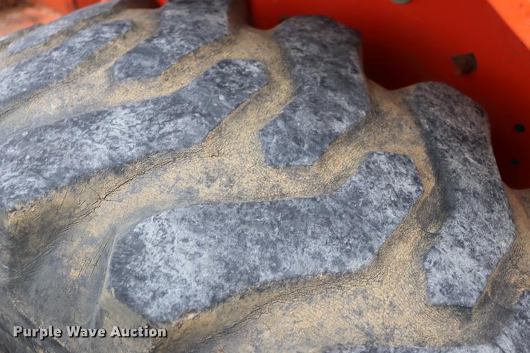 image for item EC9286 Kubota L35 tractor