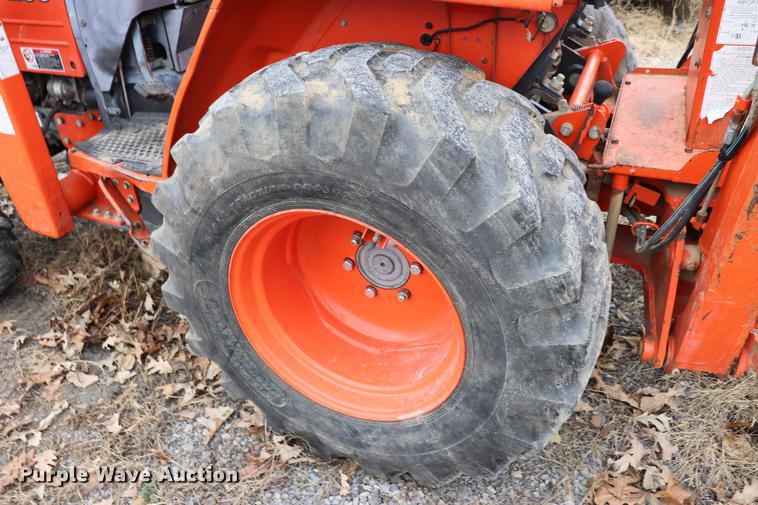 image for item EC9286 Kubota L35 tractor