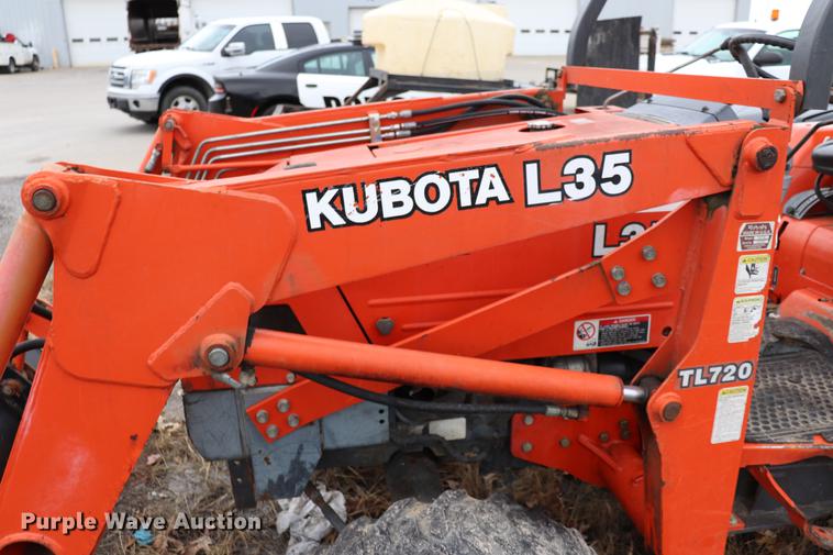 image for item EC9286 Kubota L35 tractor