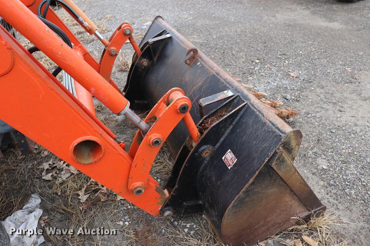 image for item EC9286 Kubota L35 tractor