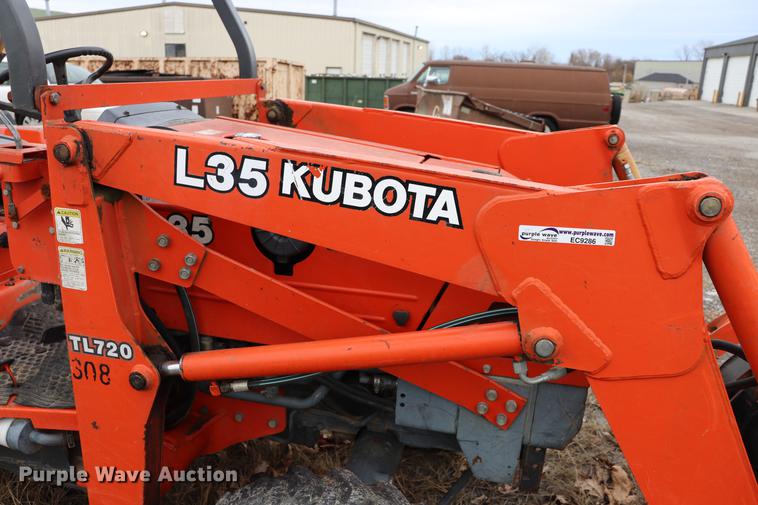 image for item EC9286 Kubota L35 tractor