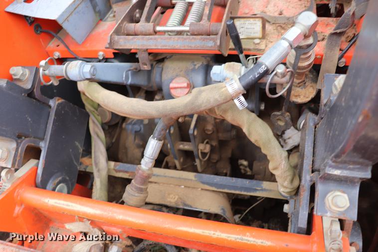 image for item EC9286 Kubota L35 tractor